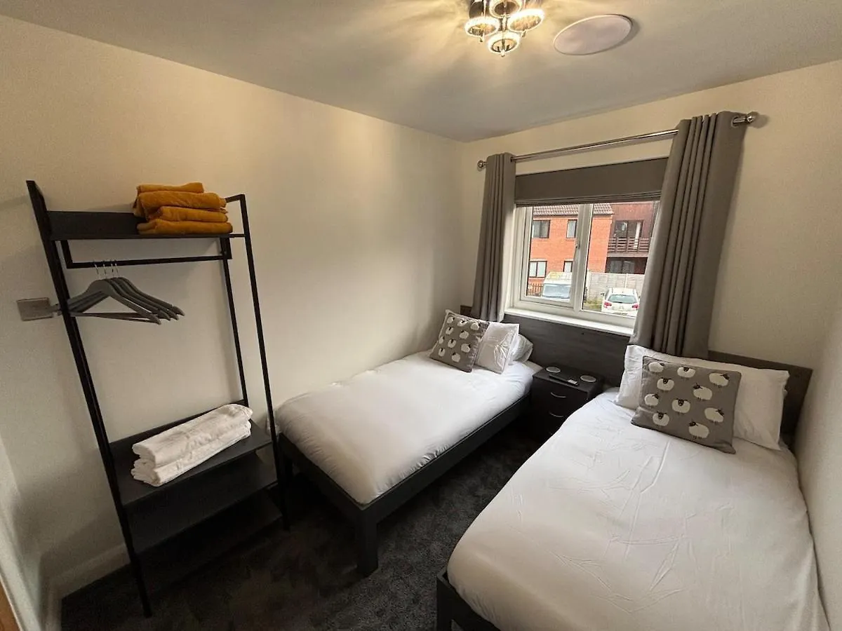 Marine Wharf 2 Bed Apartment Kingston upon Hull 0*,