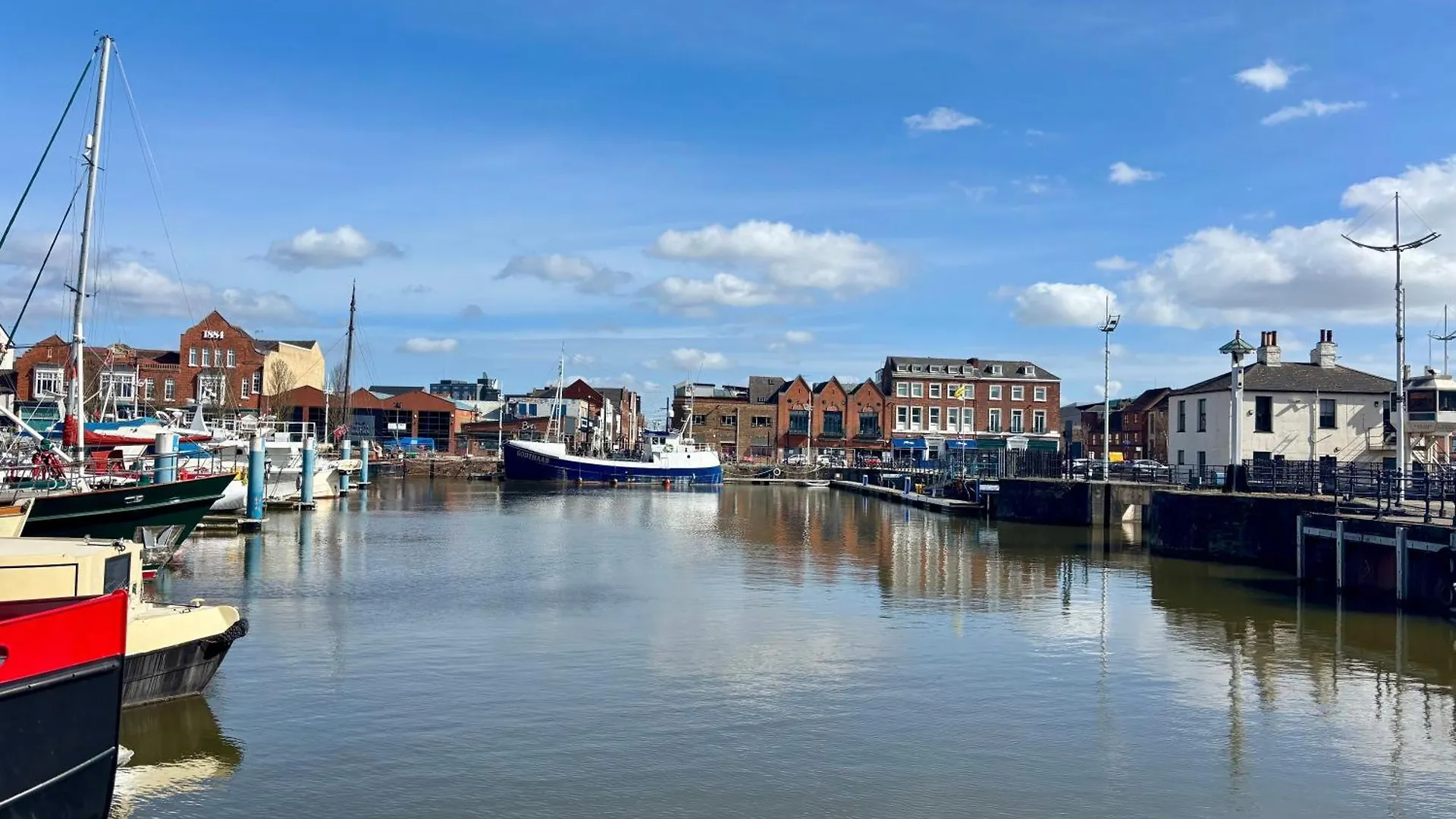 Marine Wharf 2 Bed Apartment Kingston upon Hull 0*,  Großbritannien