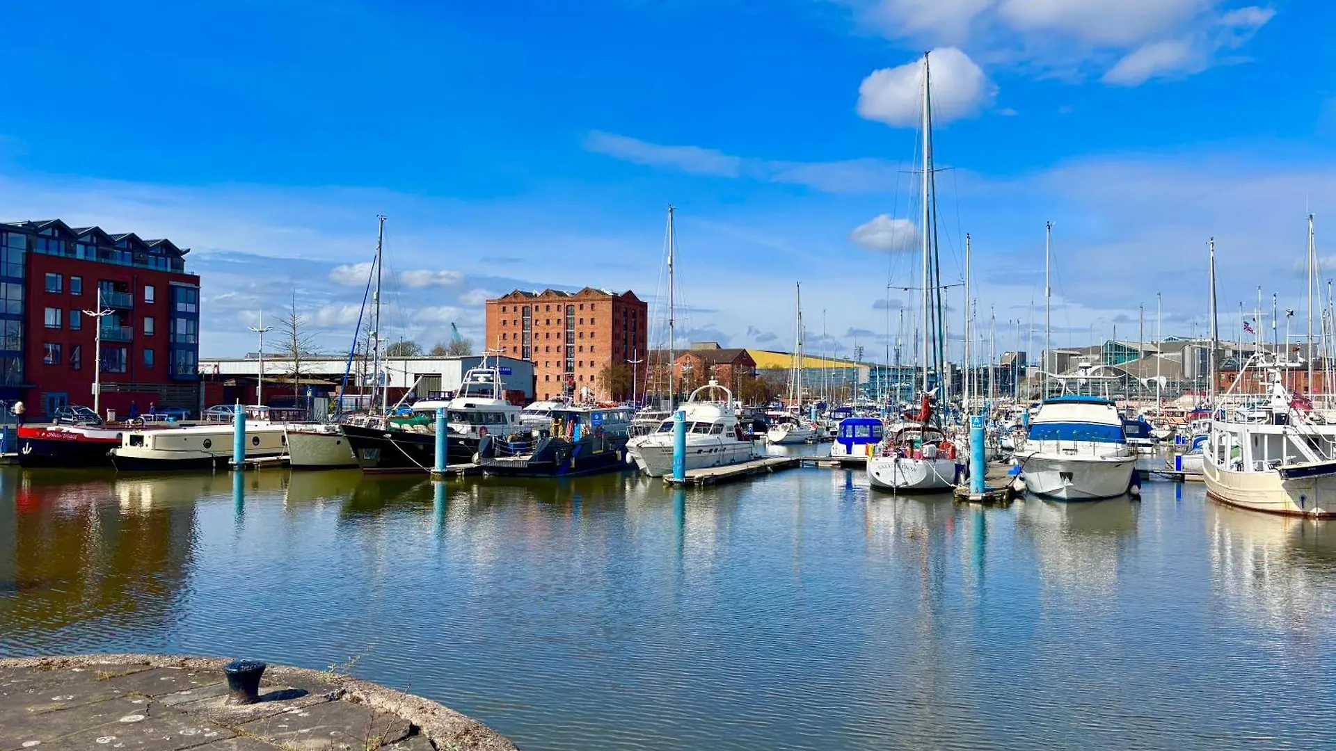 Marine Wharf 2 Bed Apartment Kingston upon Hull